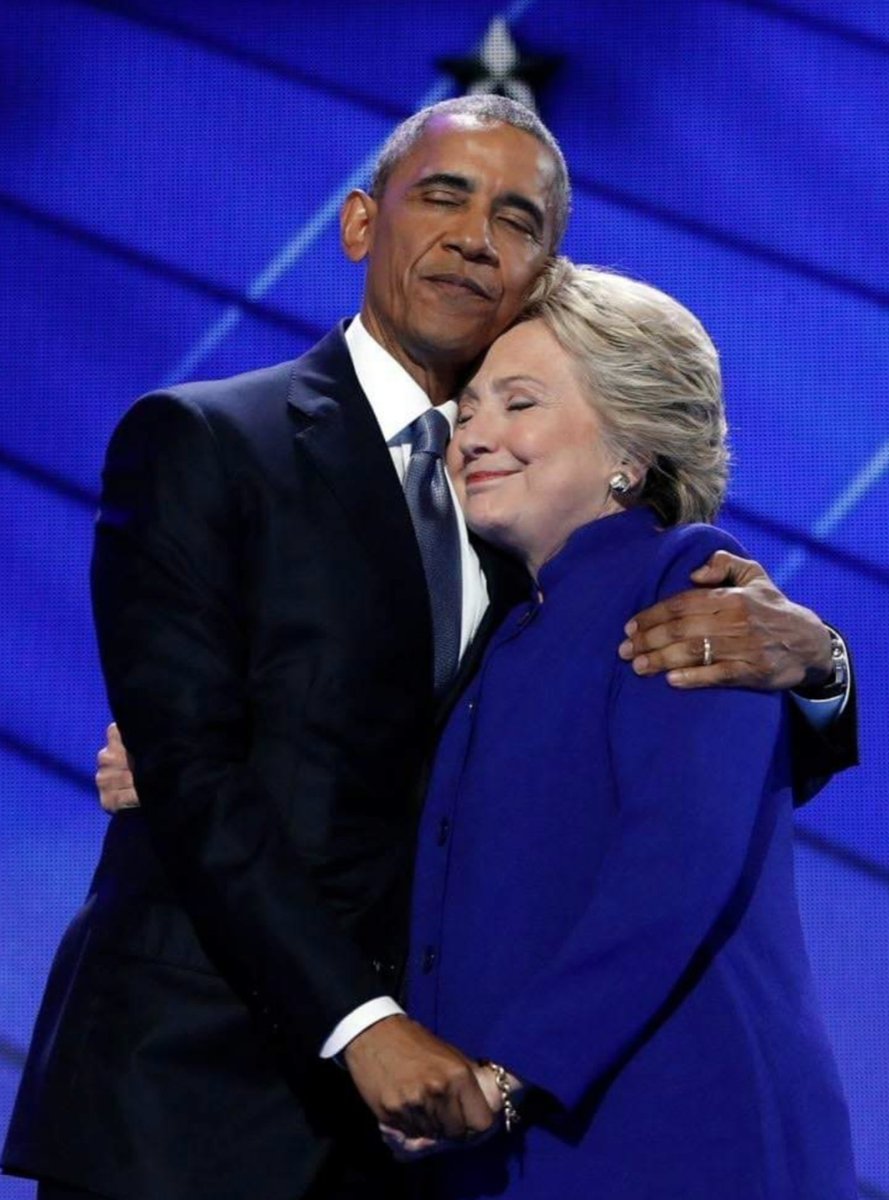 Wally44's tweet image. Der @vincentkiefer und ich, wie wir von einer Bernie #Sanders Präsidentschaft träumen.

#FeelTheBern #StillSanders #NotMeUs