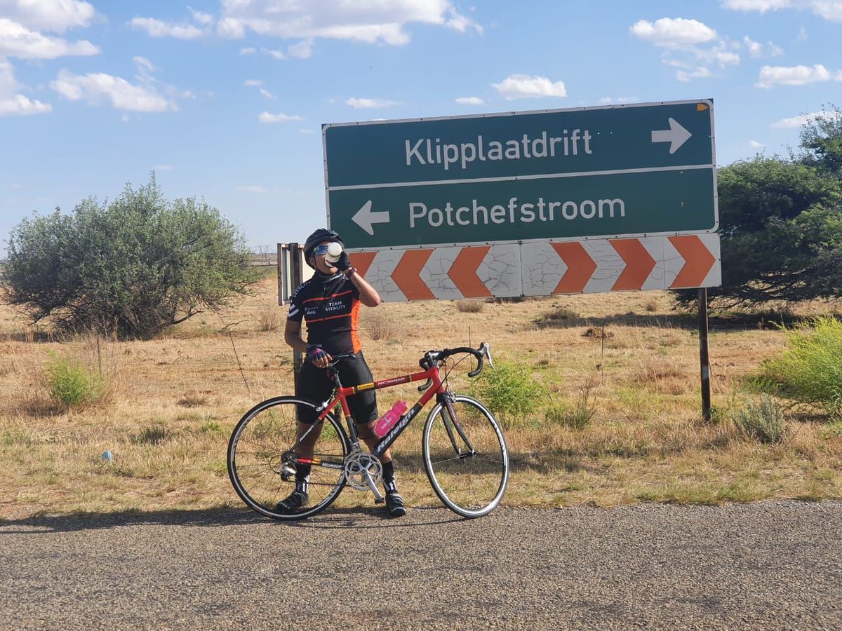 Julani_88's tweet photo. On that 5G tip, Post Vaxx Rideπ€£ππ€£πapparently this Road Cycling Business looks good on me.....
#IPaintedMyRide
@Paint_FunRace | @Devandy10
#workthebeat #SouthAfrica
#TeamVitalityRideJhb https://t.co/y4JMZCOzCL