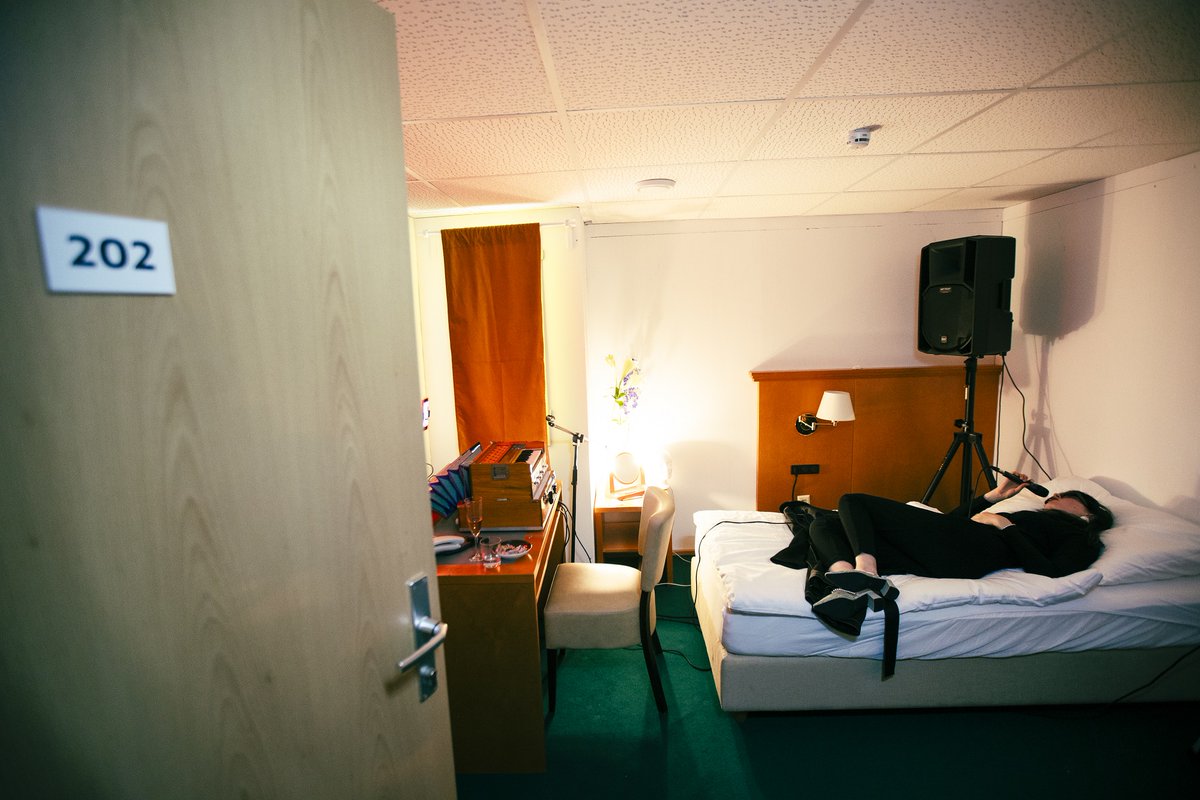SchauspielhWien's tweet photo. WE’RE OPEN: S̵c̵h̵a̵u̵s̵p̵i̵e̵l̵h̵a̵u̵s̵ Hotel
Ab sofort MI - SO /// 16:00 - 23:00
Übernachten in der Porzellangasse 19:
FR>SA & SA>SO #bookaroom
https://t.co/v15JnppFQq
#staycurious #bookaroom #somethingdifferent #schauspielhaus #schauspielhauswien https://t.co/iFzG9cl1UG