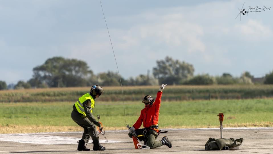 ilCostro's tweet photo. @Luftforsvaret #330SQN #SARQueen #SearchAndResque #helicopter #GalileoSARmeet2021 #SARMEET2021 @Helispot_EU @SARGalileo @verticalmag @HeliOpsMagazine https://t.co/27vN1HlQiU
