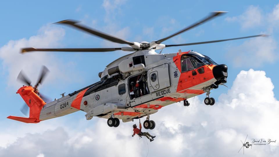 ilCostro's tweet photo. @Luftforsvaret #330SQN #SARQueen #SearchAndResque #helicopter #GalileoSARmeet2021 #SARMEET2021 @Helispot_EU @SARGalileo @verticalmag @HeliOpsMagazine https://t.co/27vN1HlQiU