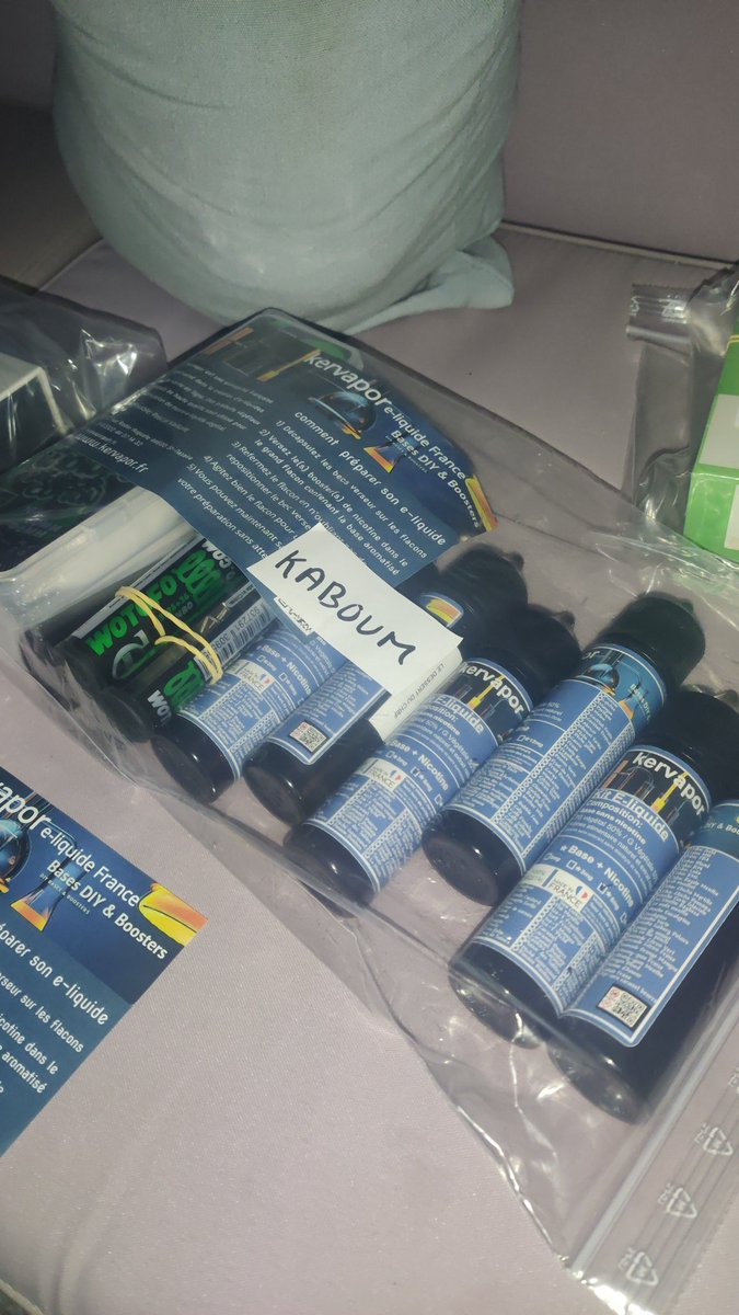 kaboum_13's tweet photo. Bientôt des produits e-liquide des cigarettes électroniques a vous faire gagner #kaboum #kervapor
Pour participer
👉RT ce post
👉Follow mon twitter
👉Commentez ce post avec le hashtag #kaboum et #kervapor
Trois gagnants serons tirés au sort
Bonne chance 👍 https://t.co/K6lLj6OTGi