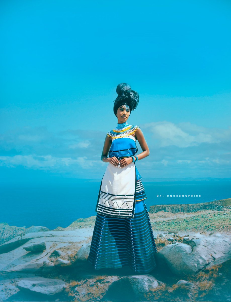 CashGraphicsSA's tweet photo. Here's a Photo Manipulation of @zozitunzi
Let's Retweet until she sees it 📸 😊

Before.                         After https://t.co/Pv1NAYkfgP