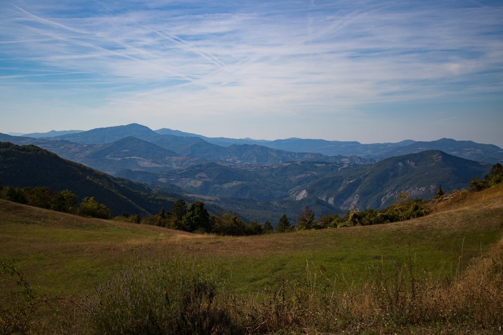 bikepacking4's tweet photo. Stage 68: Crossing the #ApennineMountains from #Pontremoli to reach #Noceto in the #PoValley. A beautiful stunning landscape with #CisaPass, #Mountainviews, #Cowidylle, and thrilling #downhill parts. Our nicest stage in #Italy. #Italia #Appennini #Bici

https://t.co/pxXKwo5d8a https://t.co/ccQQoRQ2Sx