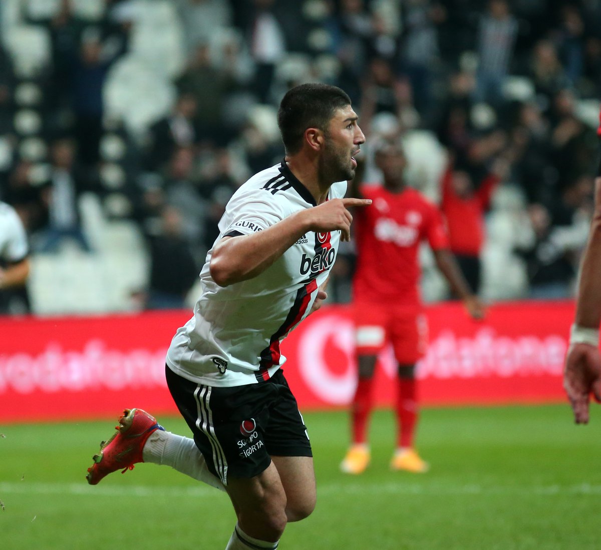 🎯 <a href="/Guvenyalcin1999/">Güven Yalcin</a> 

#BJKvSİV | #BoğazınKartalı