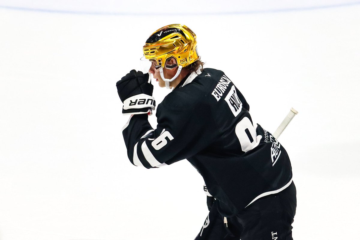 HCTPS's tweet photo. Mitch Hults on Liigan kaikkien aikojen paras Mitch-niminen pelaaja🙋‍♂️
#HCTPS #Turku #Liiga #OleTPS https://t.co/Fd1NZ4YnzN