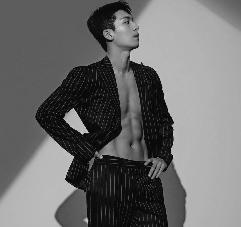 wihajoonspics's tweet image. I'll watch squid game for the plot 

The plot :