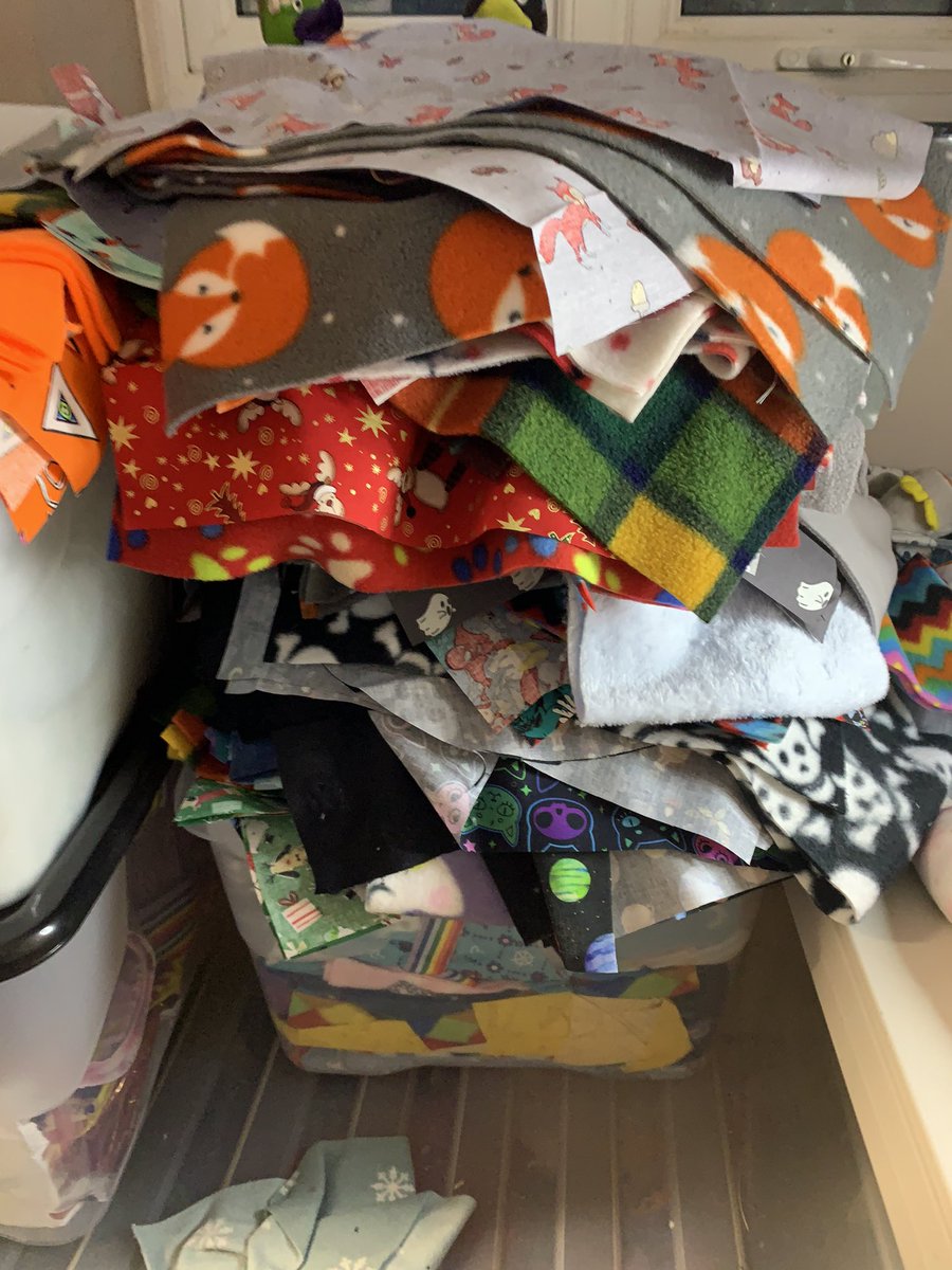 tiggy_twonk's tweet photo. Look at all this fabric! I am hurting all over and I cut myself a couple of times π© my Etsy shop is going to be so full π€£
#tiggystextiles #etsyseller #smallbusiness #petbedding #cuddlecup #snugglesack #hammock #shoplocal https://t.co/hm4z8LRvDj