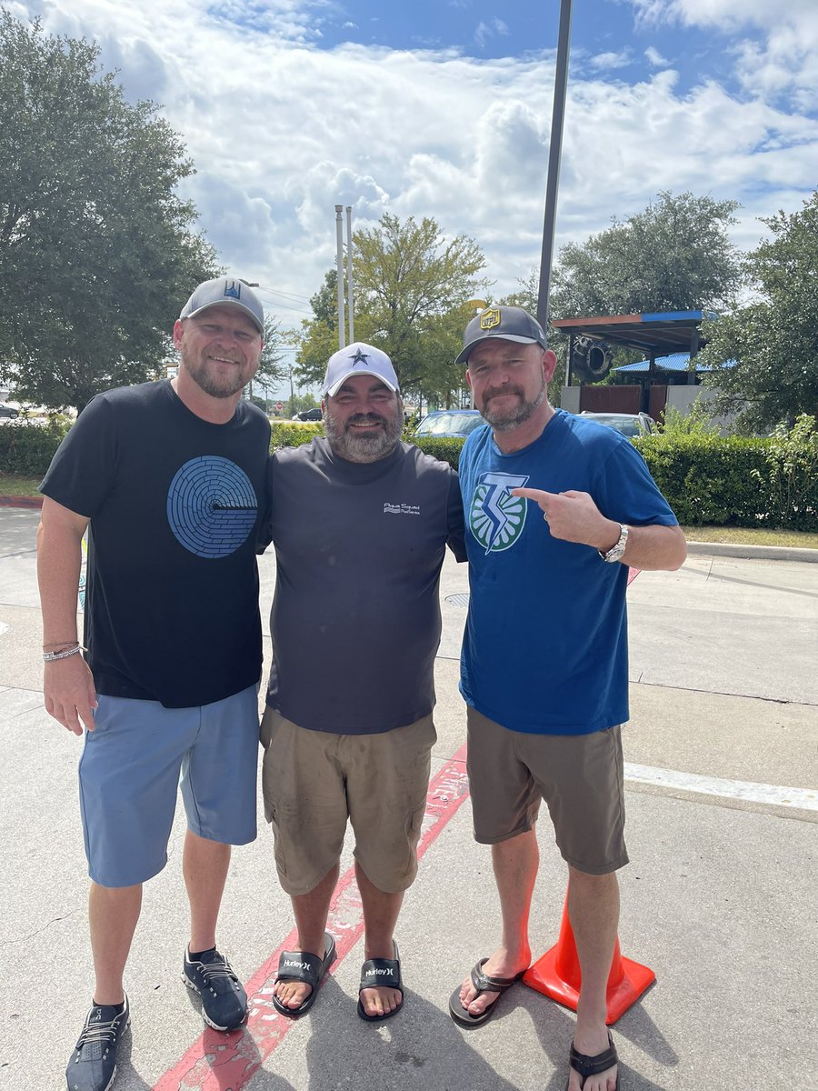 Partying with fake Mike McCarthy at 7-11 in Grapevine <a href="/MikeSirois/">SIROIS</a>