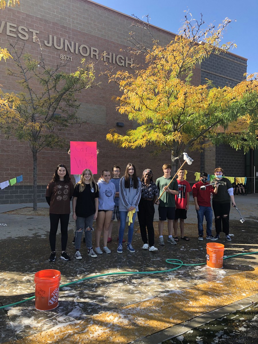 WestMustangsBSD's tweet photo. These AVID kids want to wash your car…West Jr. High! #BSDpride #WestAVID https://t.co/lYfrn3bteE