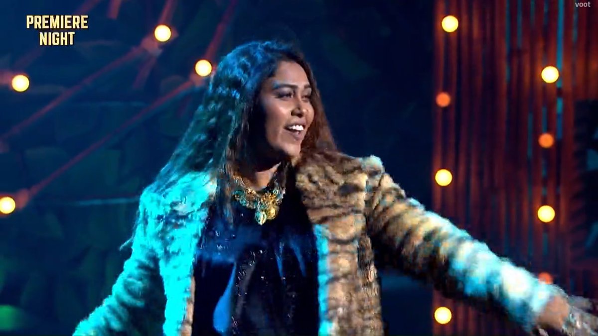 BollySpy's tweet photo. 11th Contestant #AfsanaKhan Enters House
 #BiggBoss15 #BB15 #ColorsTV @ColorsTV #SalmanKhan https://t.co/QPXU6YHMOb