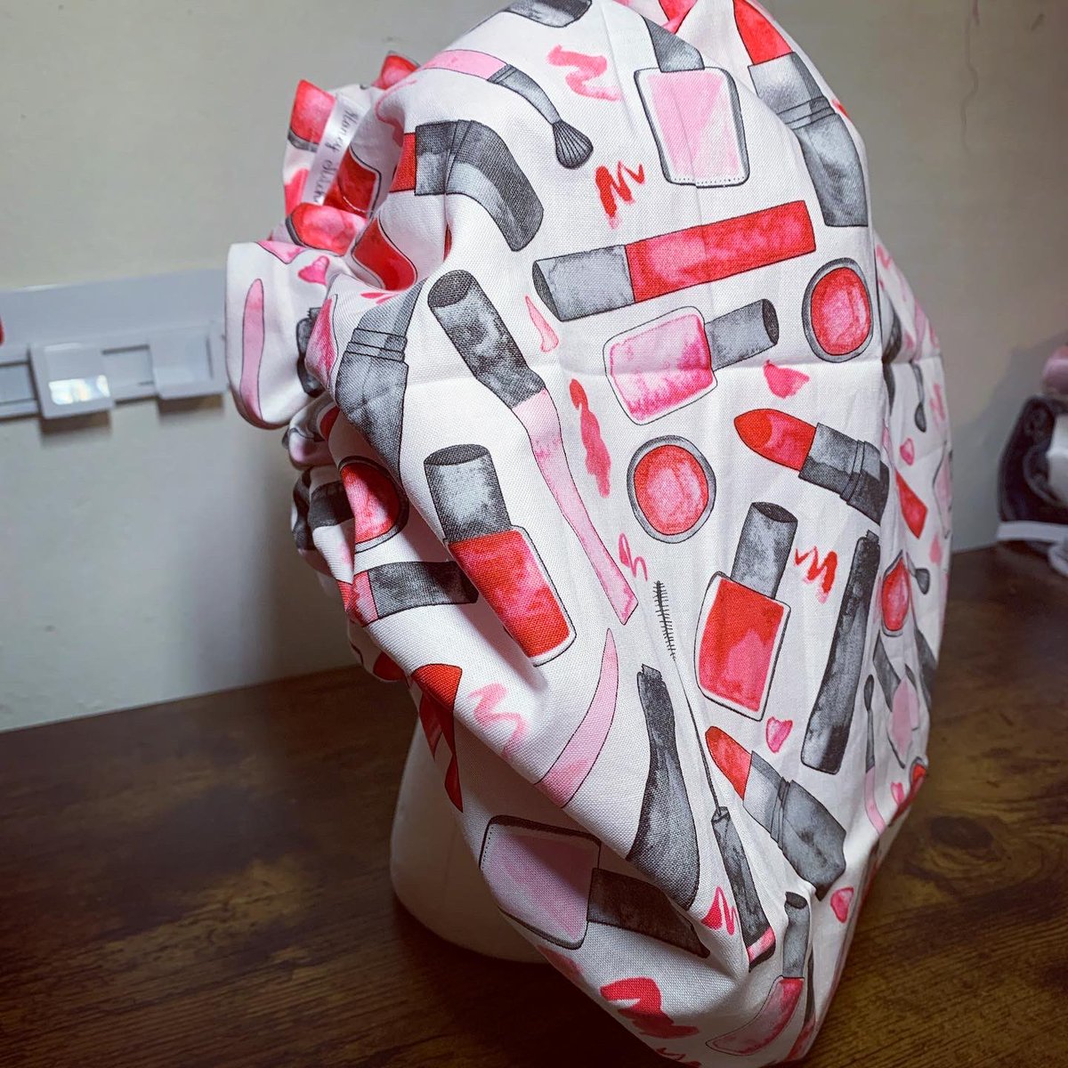 HoneyStitched's tweet photo. Retweet, like, comment, and TAG your favorite MUA! 💄
#HoneyStitched #MUA #makeupartist  #bonnet #custombonnet https://t.co/g0cpmz2PbP