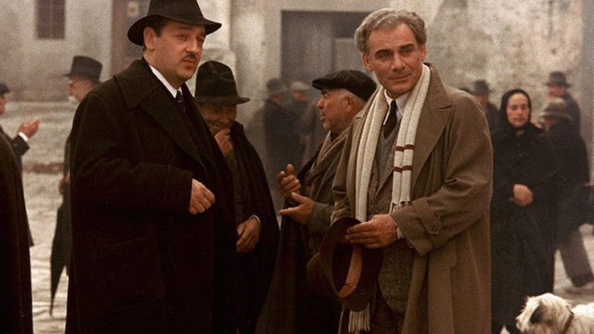 sulromanzo's tweet photo. Nel 1979, Rosi affida a Gian Maria Volonté e a Lea Massari i ruoli di Carlo e Luisa Levi in «Cristo si è fermato a Eboli», tratto dal romanzo di Levi.
Il film ha vinto il Donatello come miglior film e al miglior regista. Che ne pensate: all'altezza del libro? #LibriAlCinema https://t.co/0Ff8lsQWxf