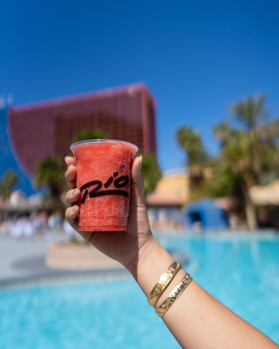 RioVegas's tweet photo. Meet us at #VoodooBeach this weekend! 😍
https://t.co/ov35433a92 https://t.co/IcdbxXIQKQ