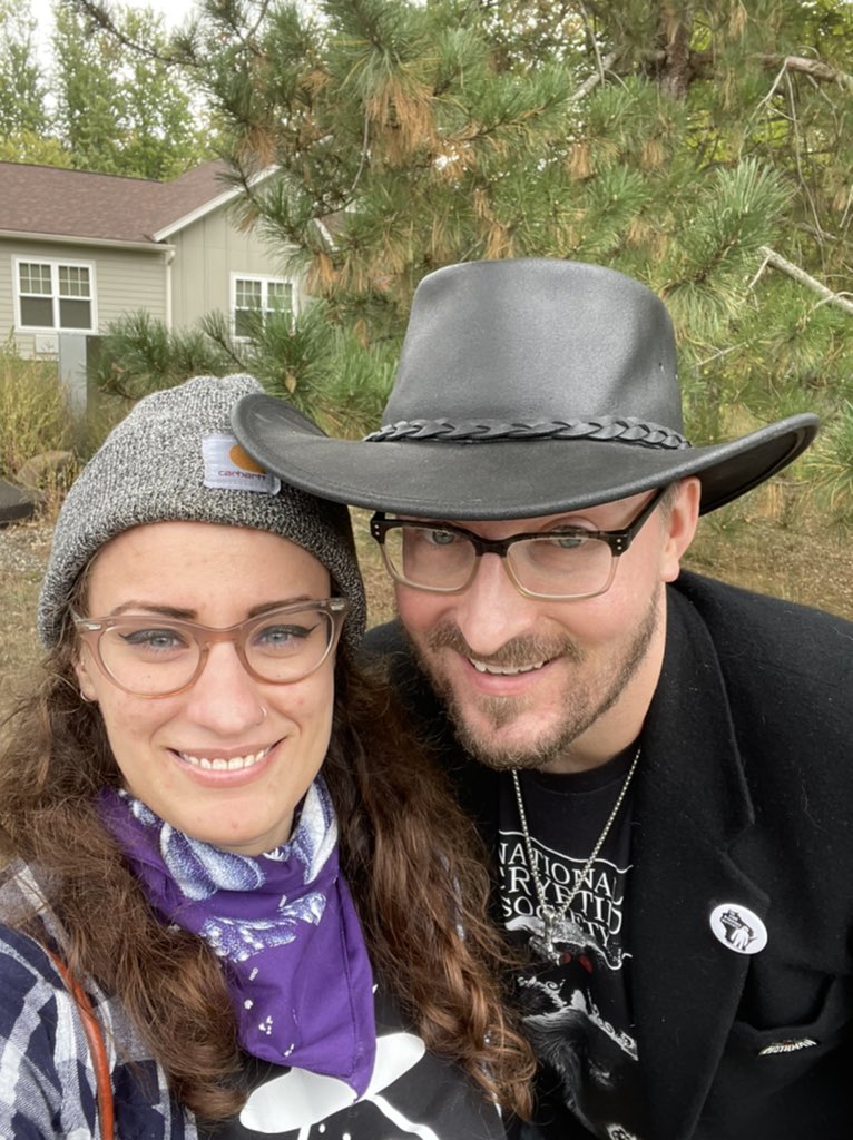 singularfortean's tweet photo. Keeping it weird at the Beast of Bray Road Conference🐺
#beastofbrayroad #dogman #kettlemoraine #paranormalconference #cryptozoology #highstrangeness https://t.co/KPob2z5TOF