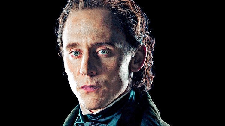 taanfiction's tweet photo. Tom Hiddleston as Sir Thomas Sharpe is a wonder of the world !🤍 https://t.co/iVNmHHsANy