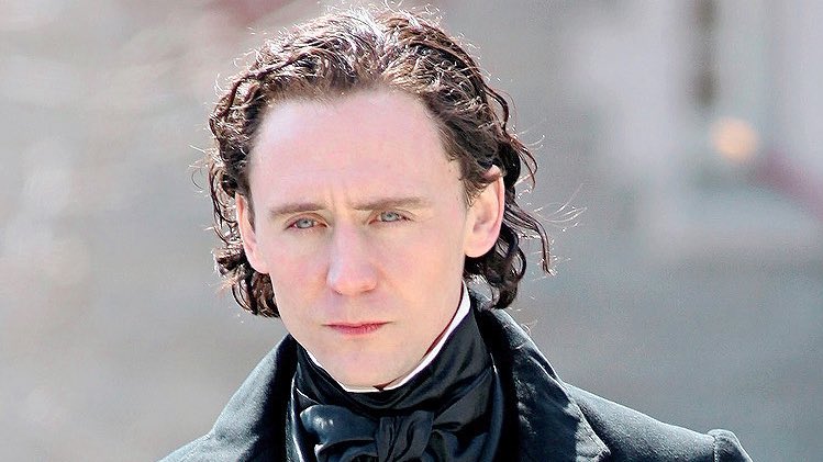 taanfiction's tweet photo. Tom Hiddleston as Sir Thomas Sharpe is a wonder of the world !🤍 https://t.co/iVNmHHsANy