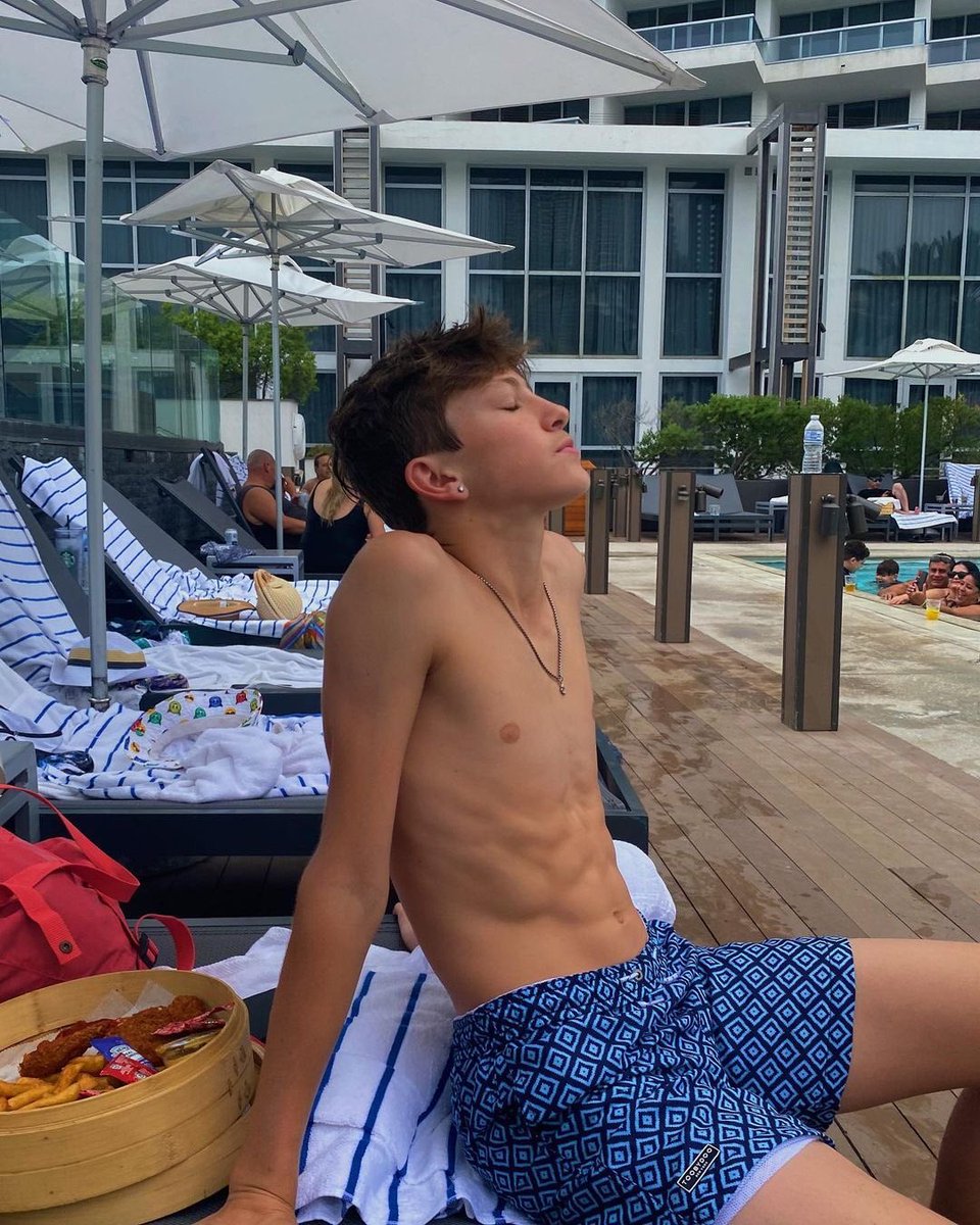 2winksrus's tweet photo. Sam Fine needs no introduction and his surname says it all.
#samfine #twink https://t.co/aTu9QIHvgR