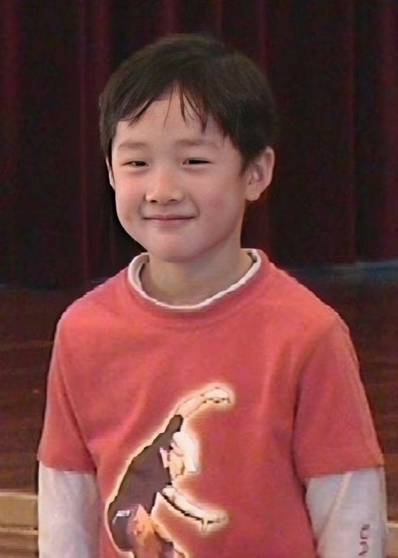 PushpaNaorem's tweet image. Does it ever                       Just how fast
drive you.                               the night
crazy?                                      changes