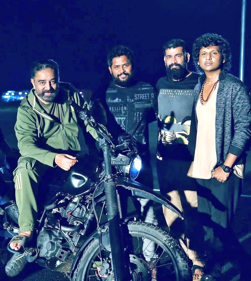 glamoursathya05's tweet photo. Vikram second schedule wrapped ⚡
@ikamalhaasan @VijaySethuOffl #FahadhFaasil @RKFI #Vikram #vikramsecondschedule @KamalismForever https://t.co/6TDvwbSi3I