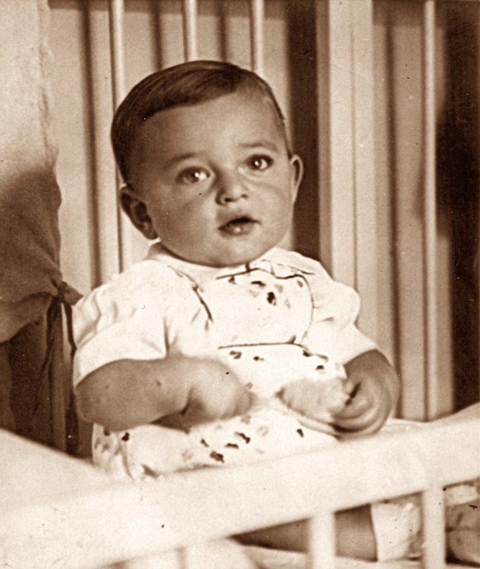 AuschwitzMuseum's tweet photo. 4 October 1942 | A Hungarian Jewish boy, Miklos Gárdos, was born.

In July 1944 he was deported to #Auschwitz and murdered in a gas chamber. https://t.co/0nMvLGvb1O