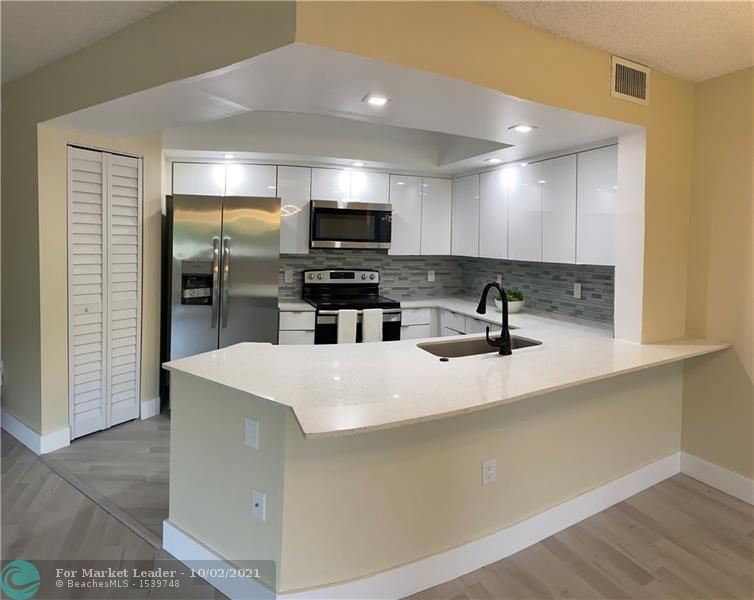 calpilotbretzer's tweet photo. New property just listed in 33027 - https://t.co/lQR3FCfKA4 https://t.co/nLmOnlhzdp