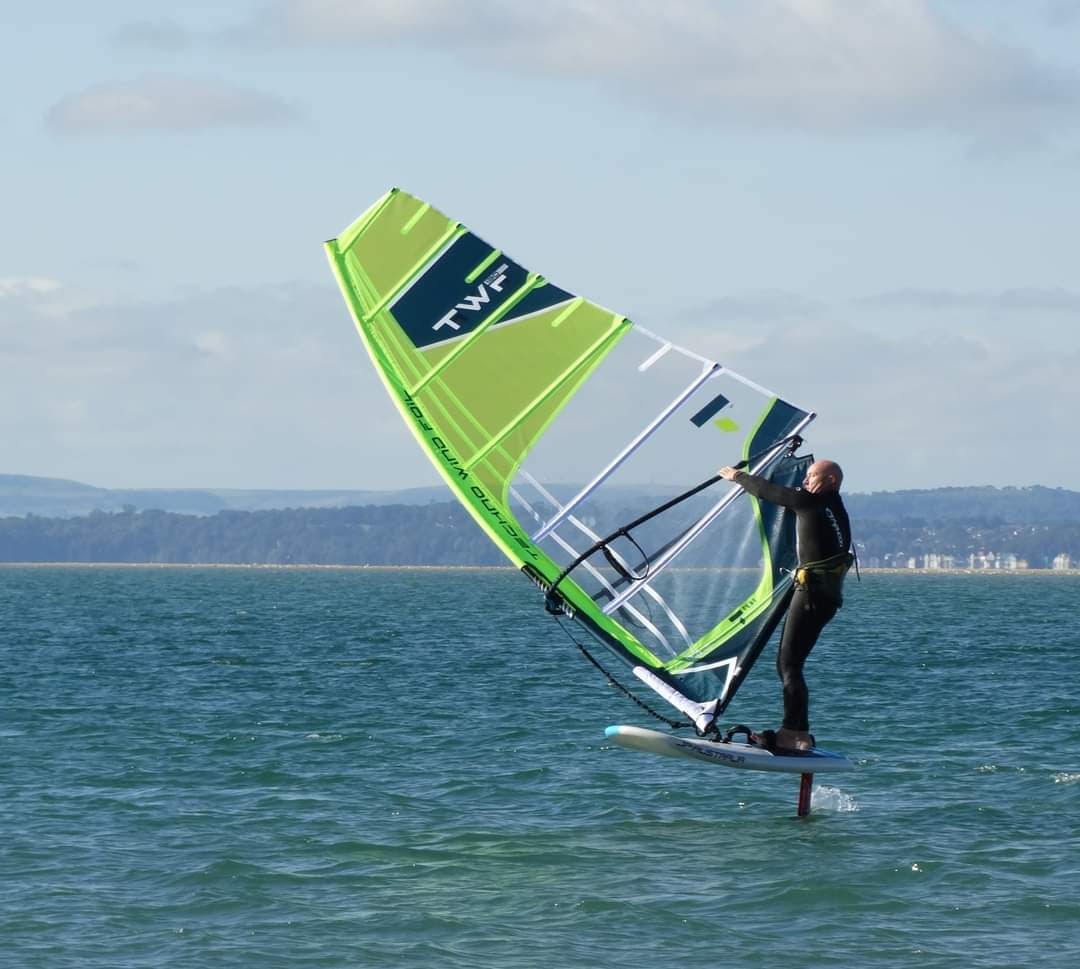 tezwoz's tweet photo. #foil gear #testing before the big winds hit today... @Windsurfing_UK @Loco_Surfing @TaheOutdoors @ftero_surf @HydeSailsUK1 #windfoil #wingfoil #wingsurf https://t.co/ffMYfxUydB