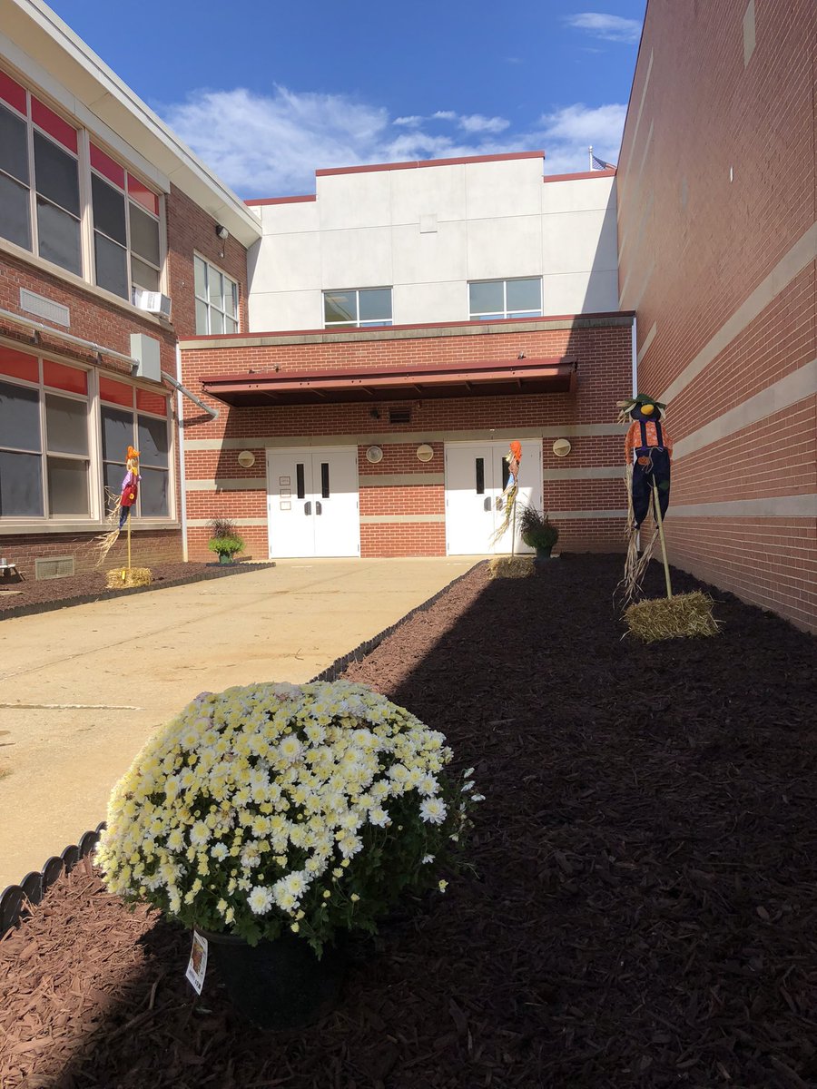 LJaime13's tweet photo. Falls in the air! Dover families, DMS staff, and EDE staff would like to thank Dover Home Depot for an amazing job in beautifying our schools. Slowly but surely we will get there! #togetherfordover #onemoreround #keysforsuccess @EDETIGERS @DoverMiddleNJ @PublicDover @DoverProud https://t.co/5OSCTX0iZi