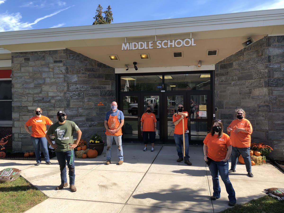LJaime13's tweet photo. Falls in the air! Dover families, DMS staff, and EDE staff would like to thank Dover Home Depot for an amazing job in beautifying our schools. Slowly but surely we will get there! #togetherfordover #onemoreround #keysforsuccess @EDETIGERS @DoverMiddleNJ @PublicDover @DoverProud https://t.co/5OSCTX0iZi