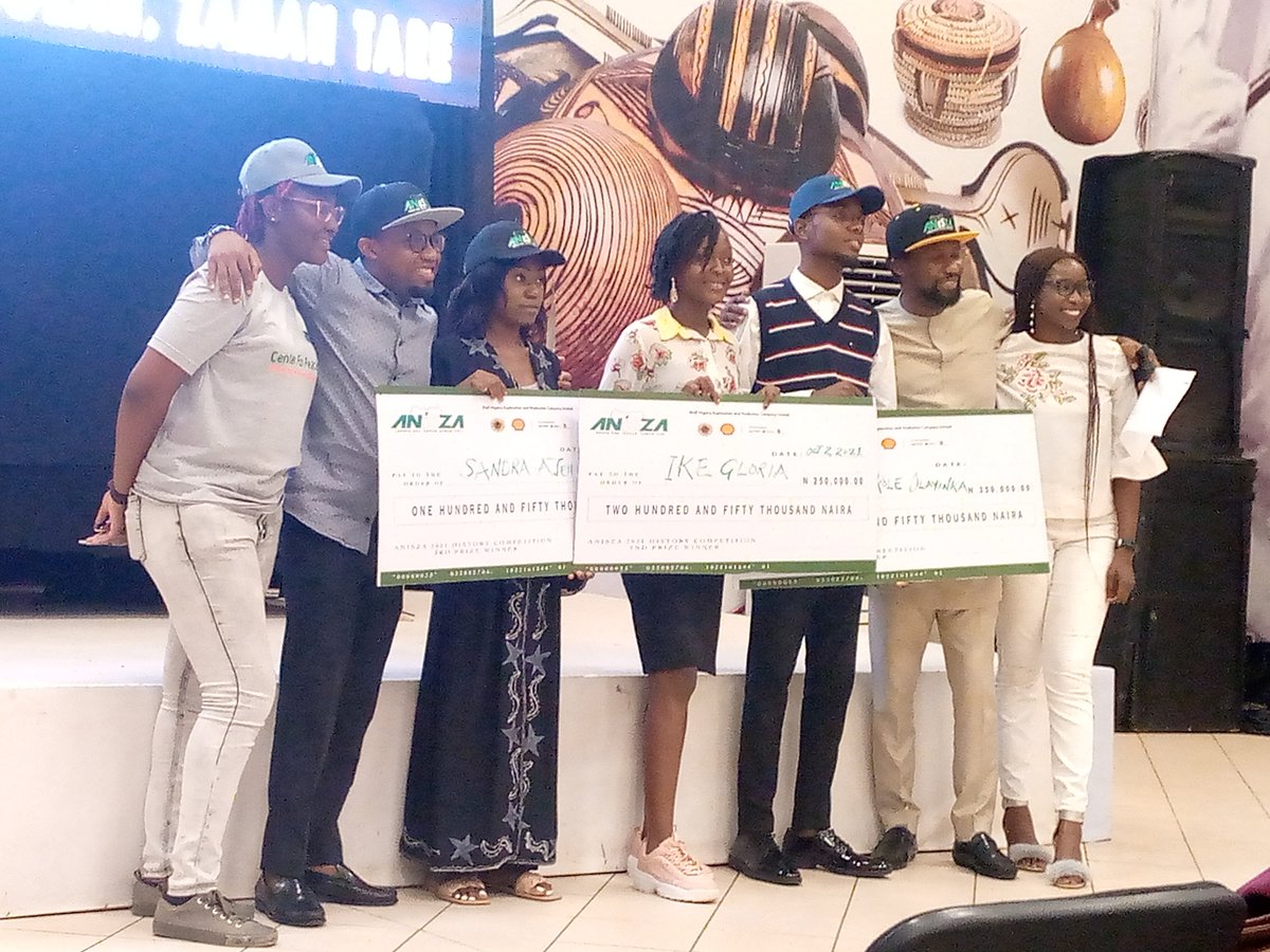 Contestants of the History Education Competition receiving awards with the ANISZA team. 
.
.
.
Celebrating ANISZA at three
Karaoke 🎤 night.. 

#ANISZA #October1st #HistoryEducation #AbujaTwitterCommunity