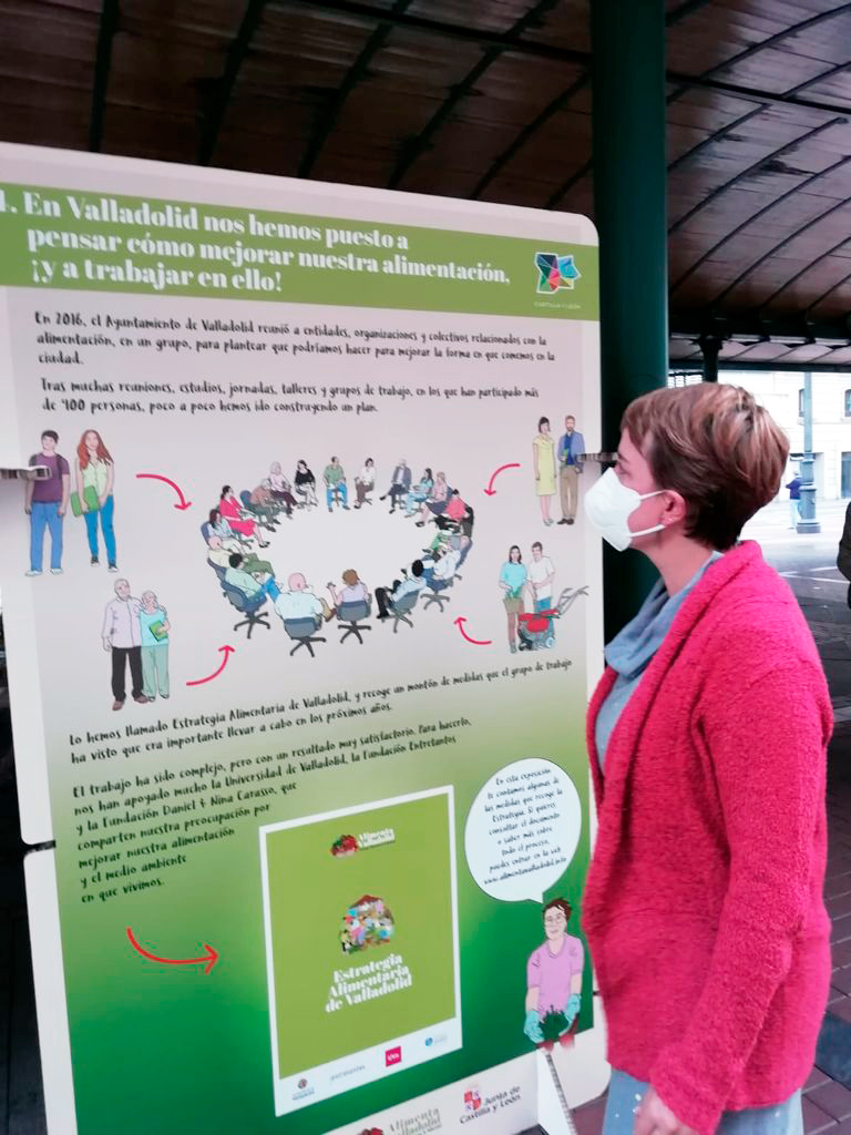 TomaLaPalabraVA's tweet photo. 🎸🍅 Música y agroecología en la III edición del #Ecorock que organizan #LaAlholva y @DeArgales.
@mariatuitea ha visitado la muestra de variedades autóctonas de tomates y la exposición que repasa las distintas iniciativas de la #EstrategiaAlimentaria @AlimentaVLL. https://t.co/TbBtGTeQ1s