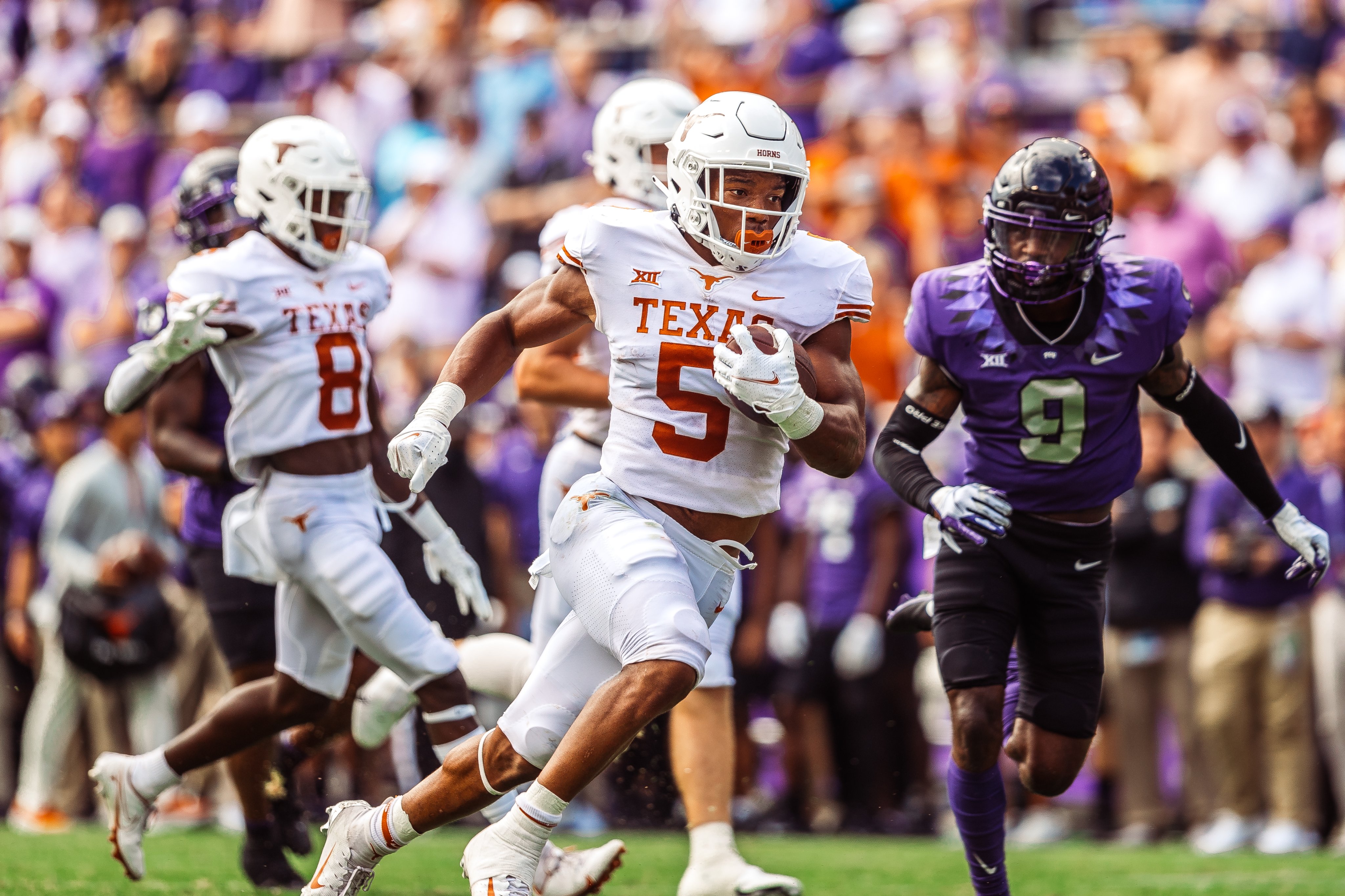 FAtqESgVIAUpMDB?format=jpg&name=4096x409