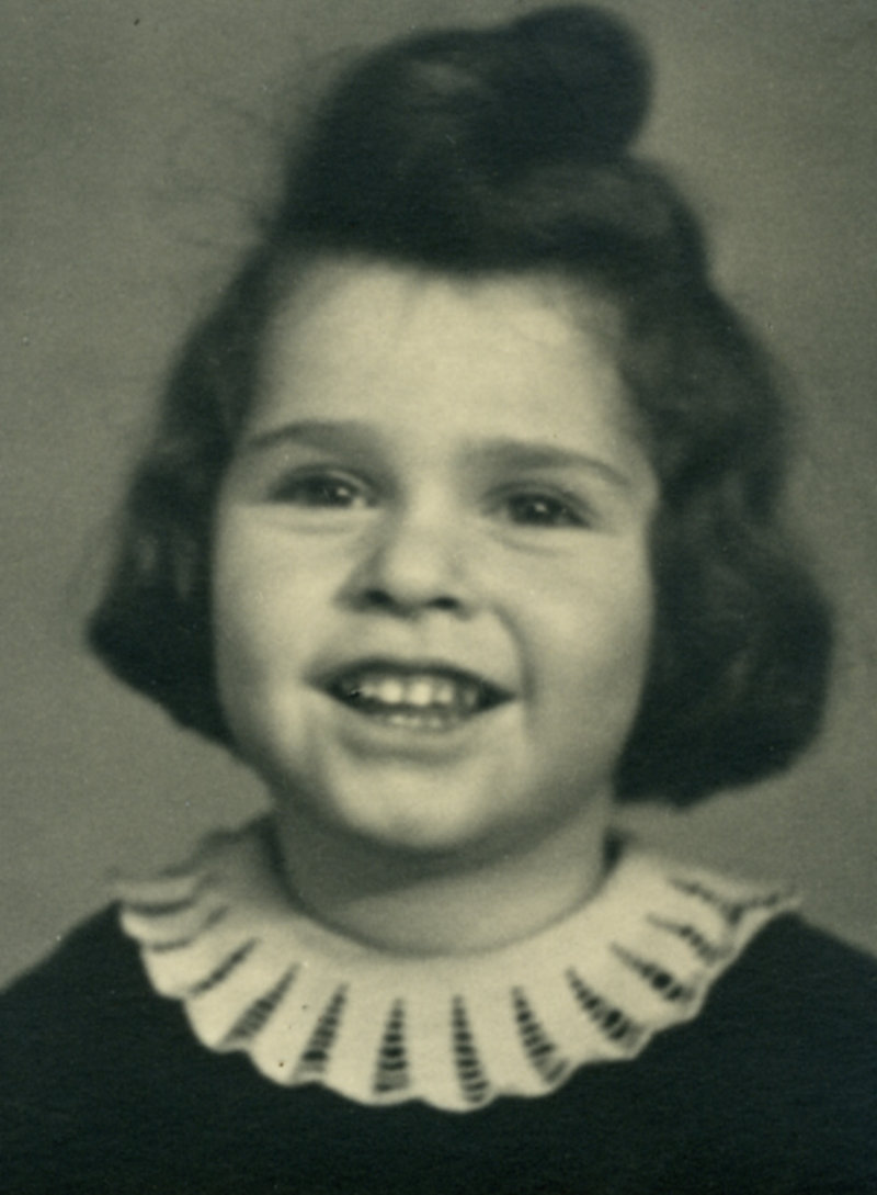 AuschwitzMuseum's tweet photo. 4 October 1935 | A Czech Jewish girl, Ruth Eva Freundová, was born in Prague.

She was deported to #Auschwitz from #Theresienstadt ghetto on 6 September 1943. Registered in the Theresienstadt family camp. She did not survive. https://t.co/zYfkPf8mYA