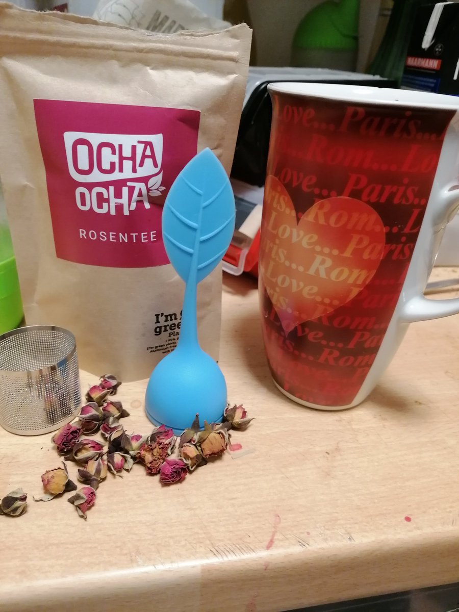 Domari_kun's tweet photo. So eine kleine Menge des Tees  reicht schon aus um den vollen Geschmack zu mir entfalten🤤

habe heute endlich mal geschafft den Rosentee zu probieren der Geschmack ist etwas gewöhnungsbedürftig aber sehr empfehlenswert... 🍵🌹

#Werbung #Teebellion
@ochaochatee https://t.co/QjZVUC71Up