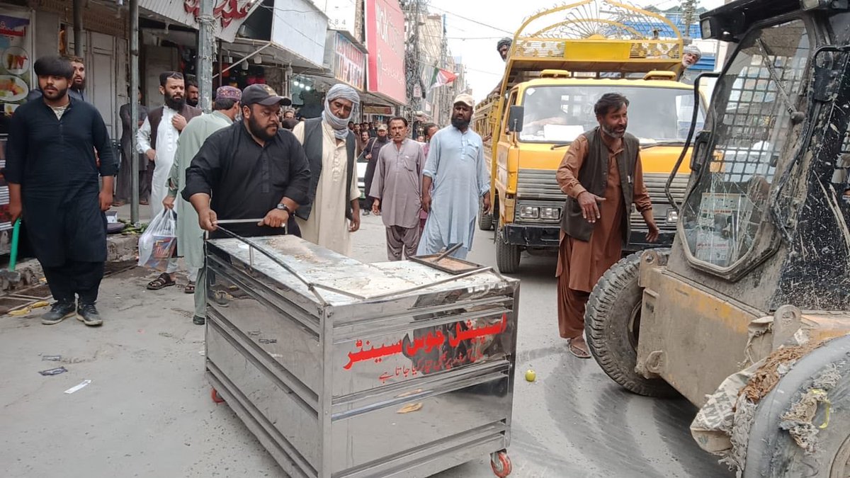Anti encroachment activity in city area with ⁦<a href="/OfficialMcq/">Metropolitan Corporation Quetta Official</a>⁩