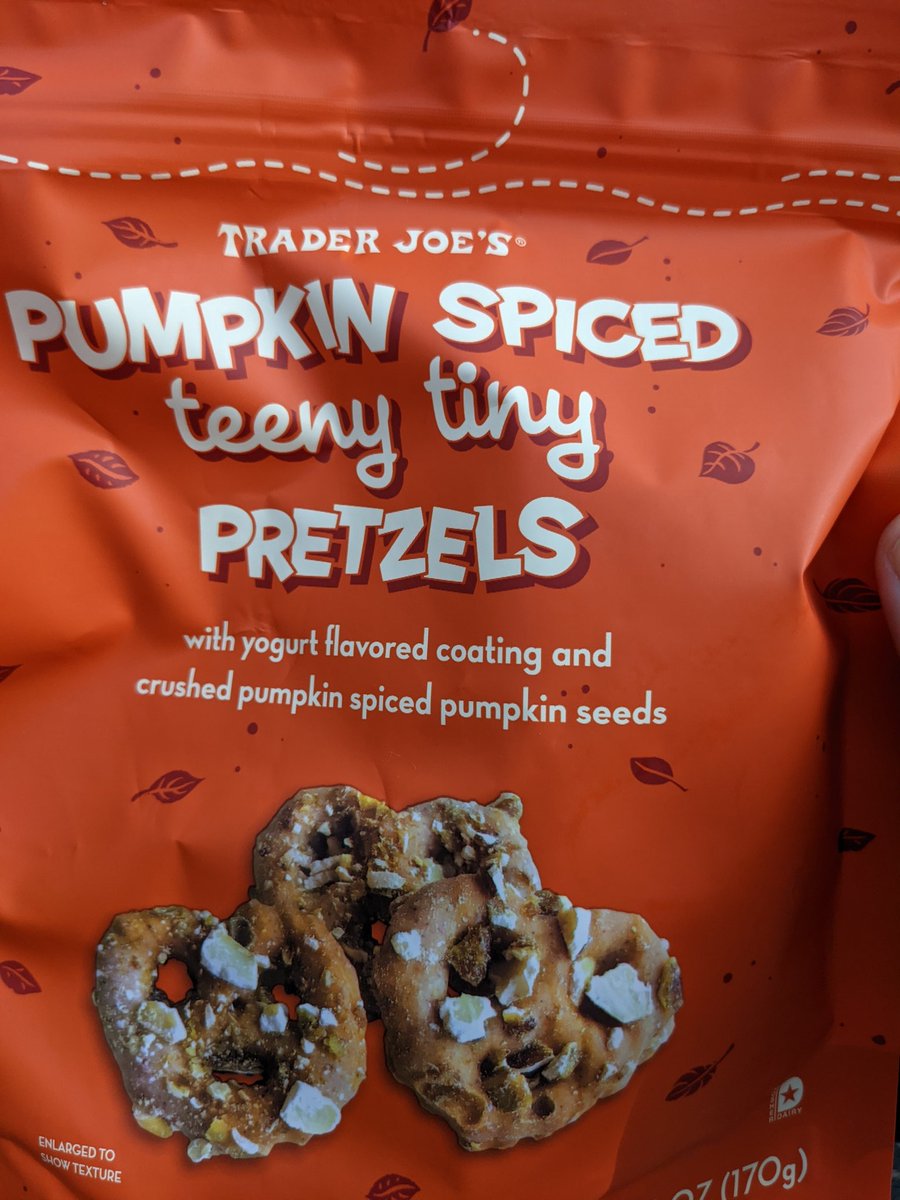 damienredicamn1's tweet photo. These things are too sweet and not pretzel-y enough. Need more salt and crunch. Probably wouldn't be bad with some coffee. I give them one pump (🎃) #31daysofpumpkin https://t.co/2j0TaFw7zy