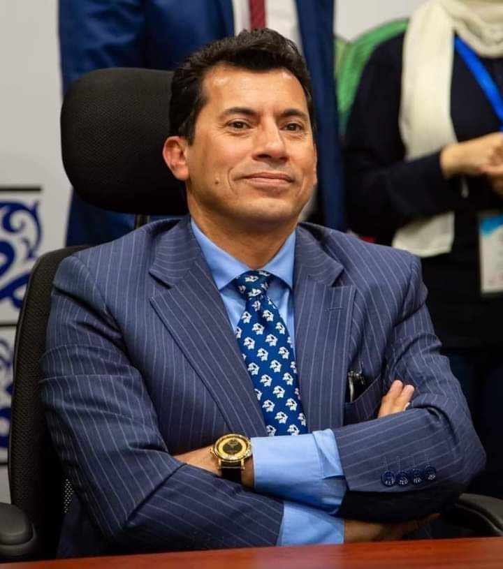 mostafayehia___'s tweet photo. مايحدث للزمالك ..هو تدمير ممنهج من وزير اللامساس 
#تدمير_الزمالك_متعمد https://t.co/y6i2nQi2mS