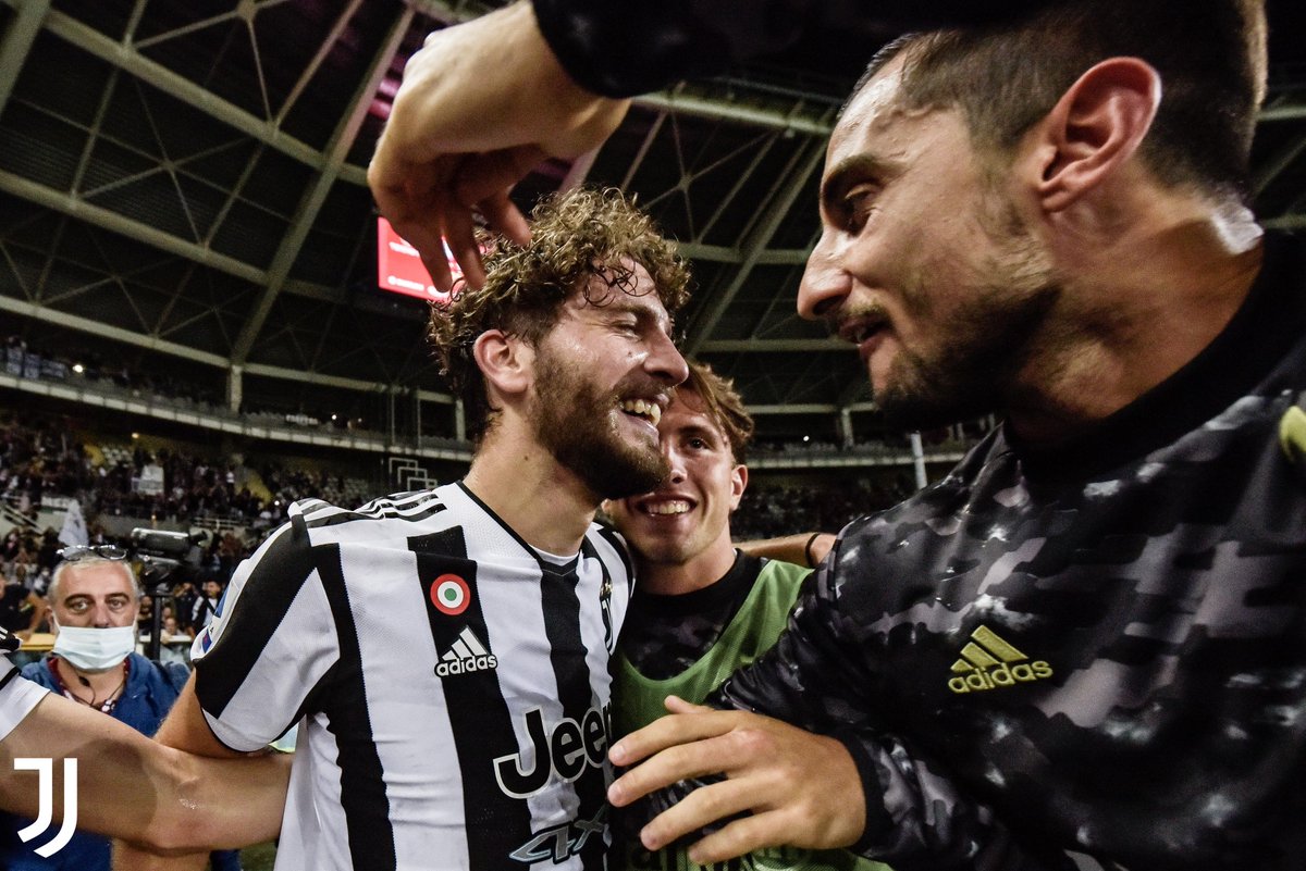 juventusfcen's tweet photo. 🎶 “MANUEL, TORINO ESTÁ MUY 𝐋𝐎𝐂𝐀!” 🎶

#ToroJuve #ForzaJuve https://t.co/4KXFP2MVoG