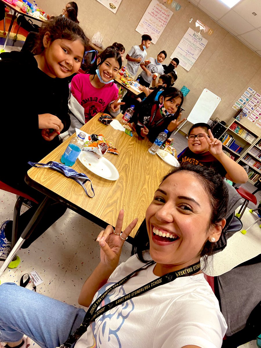 Sponce_12's tweet photo. What do we prioritize? CELEBRATING! Our 5th grade students at @ParklandES have been working so hard and it was only right to celebrate with a Pizza Party! @YsletaISD 🥳❤️ https://t.co/TQAGDqZPma