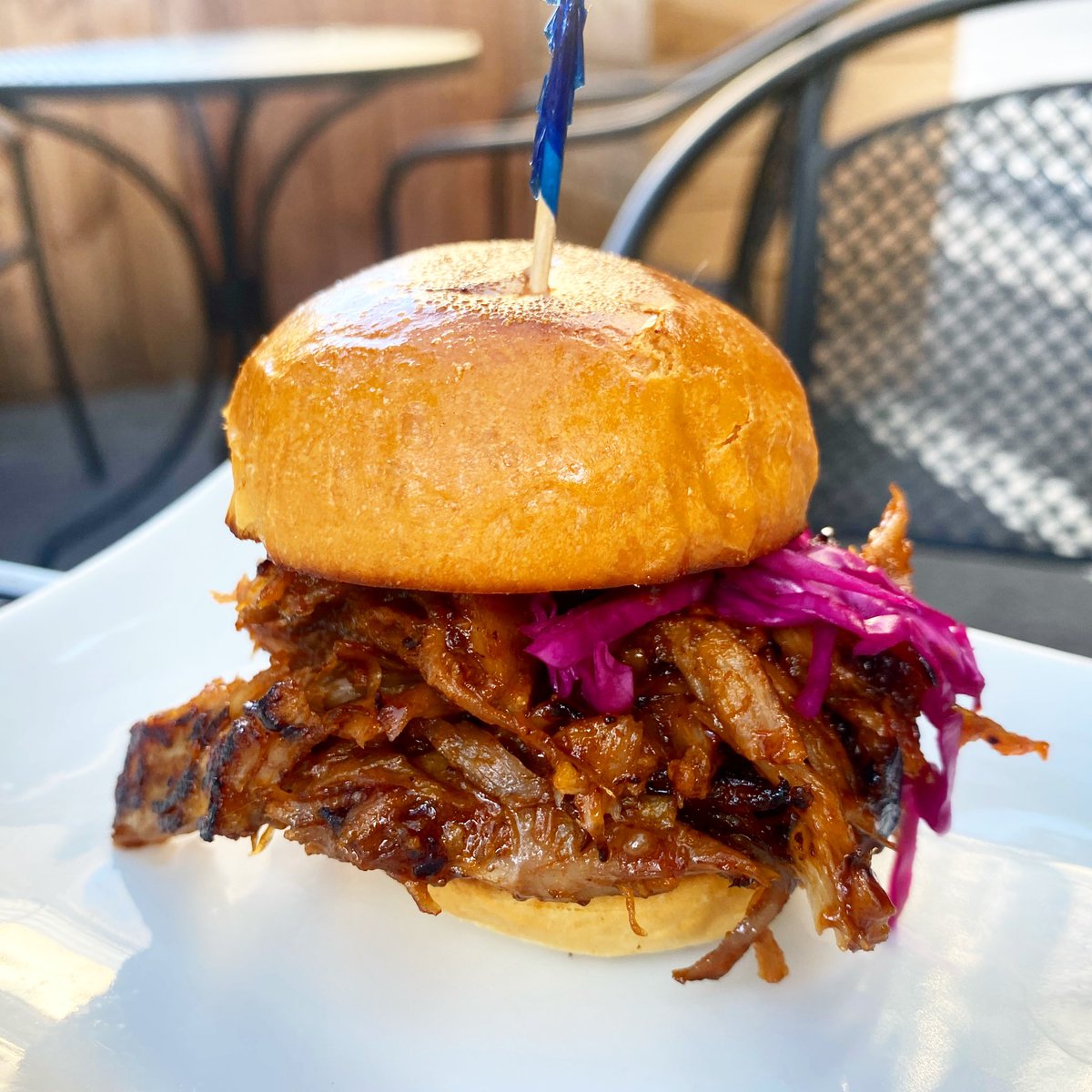 EngineCo28's tweet image. Short rib sliders.  The buns can hardly contain all that goodness 🔥 #engineco #dtla #comfortfood #classics #enginecono28