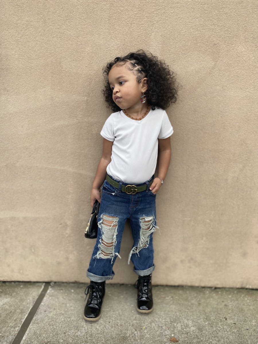 ThatSetter's tweet image. Posting these everywhere because I'm obviously obsessed 💁🏾‍♀️✨🤍