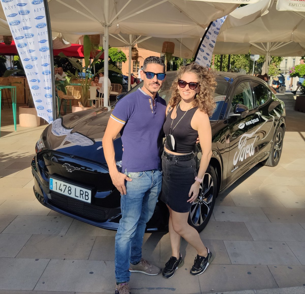 sonsalgar's tweet photo. Venga!! Prometo paseíto 🚗 a todos los Me Gusta👍🏼 si me toca!! Graciasss 😜❤ #fordmustangmache #tysaquierounmustang 😻 @FrancisNarfsic https://t.co/ROpNhiD8vV