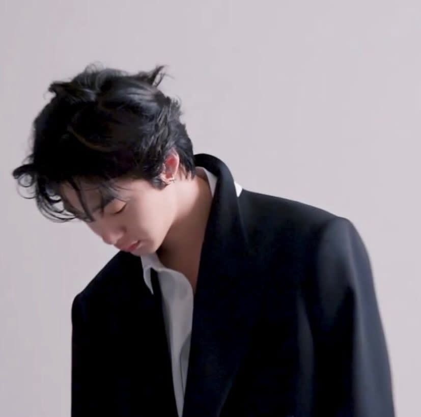 EBOYIMCKYUN's tweet photo. model? did you mean chae hyungwon https://t.co/qUc1irB0Ot