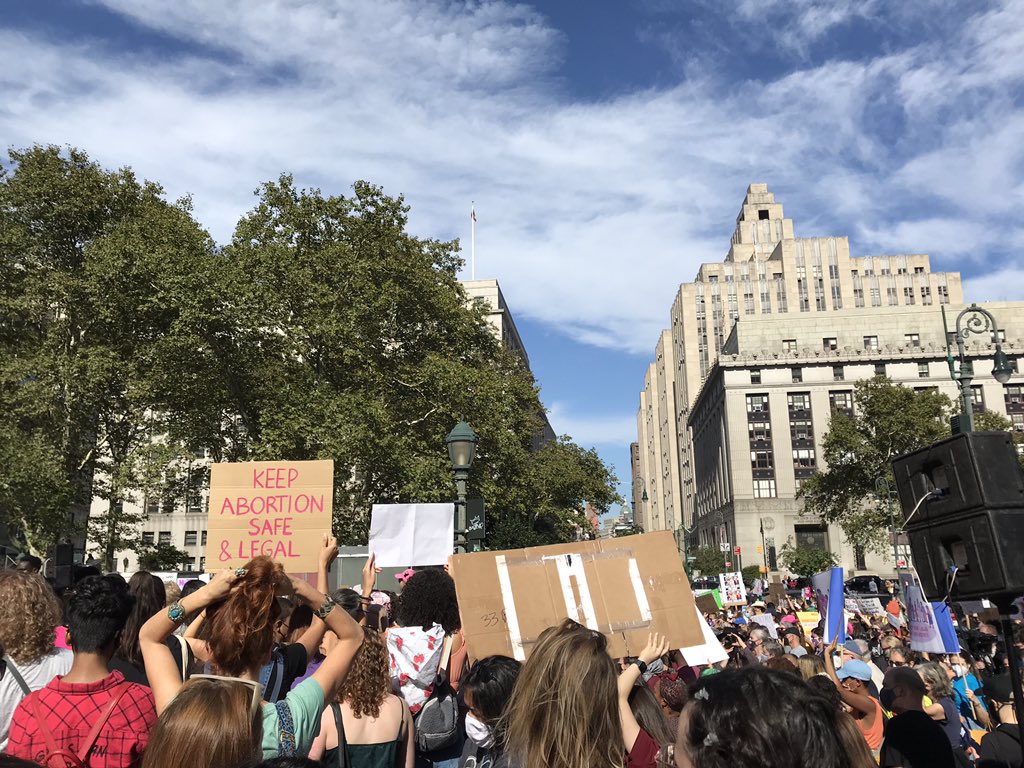 BeccaMarcus's tweet photo. #RallyForAbortionJustice https://t.co/W4nqcfRpxE