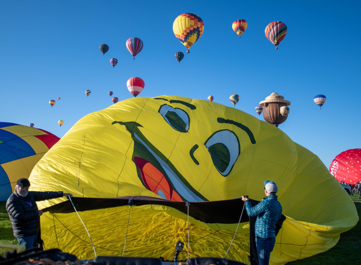 What a day for #Albuquerque to show off.  One of the best mornings I can remember for mass ascension.  <a href="/ABQBalloonFiest/">ABQ Balloon Fiesta</a>   <a href="/ABQBalloon/">ABQBalloon</a> #abqballoonfiesta #abq #nm #NewMexico #ballooning <a href="/ABQJournal/">Albuquerque Journal</a>