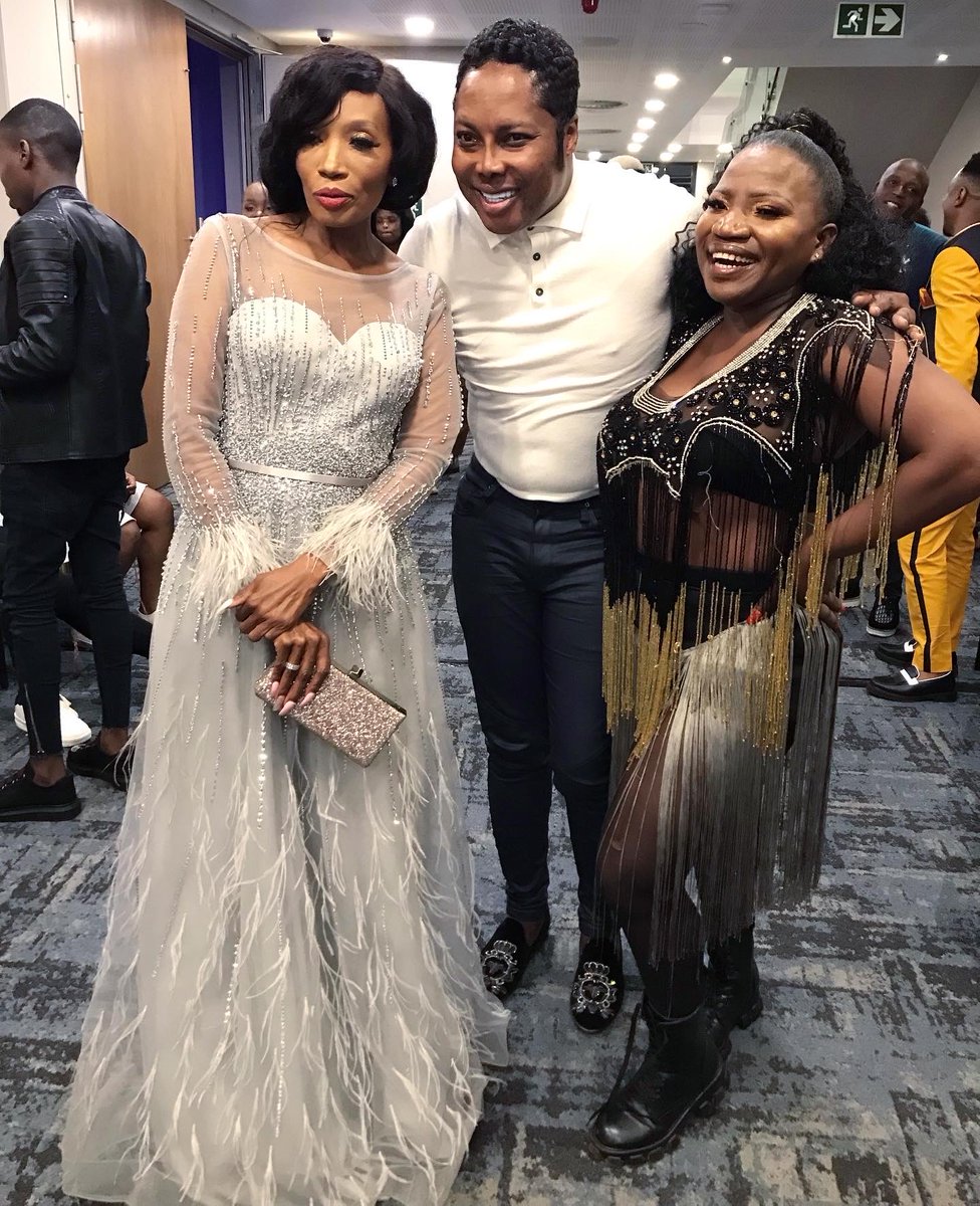 Simps_majola's tweet photo. Join us for the 5th instalment of The @RoyaltySoapie Awards, 2nd October at 8pm on SABC1 @mzansi_fosho… #IssaDate #CelebratingOurShine #Silaphangoku #Msebenzinomics #BackstagePass #behindthescenes #lifeofapublicist https://t.co/OpmrZcxzrB