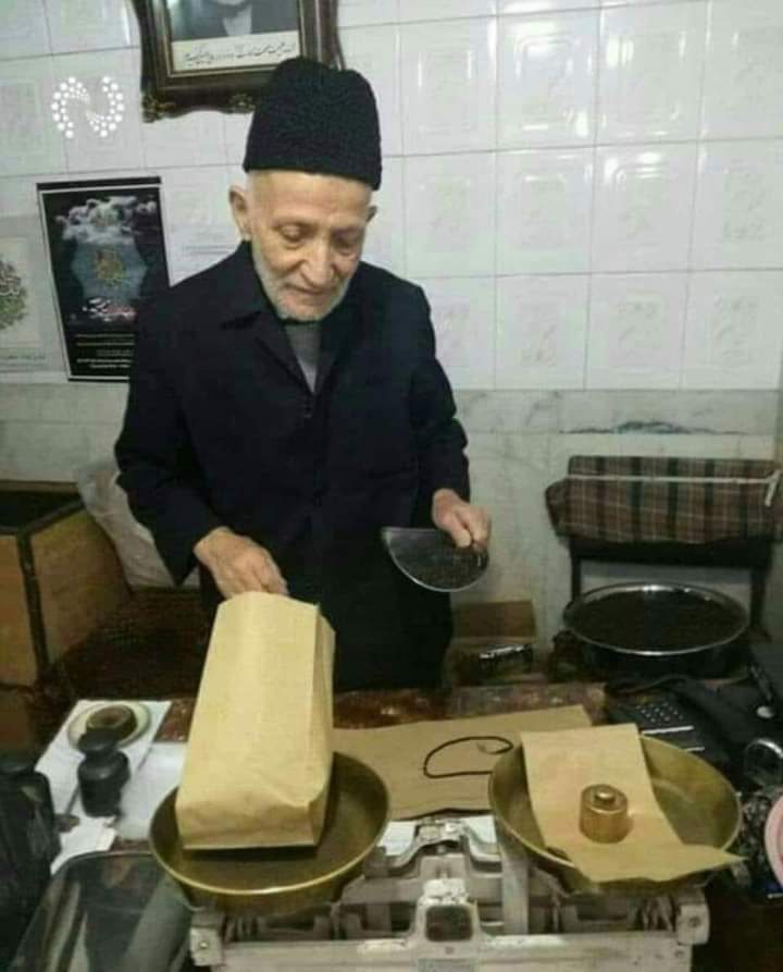 skoon0004's tweet photo. بيحط كيس تحت الوزن
عشان يبقى كيس قصاد كيس والوزن صافي ♥️

قال تعالي :-{ وَلِمَنْ خَافَ مَقَامَ رَبِّهِۦ جَنَّتَانِ } https://t.co/qeVqKsvgfh