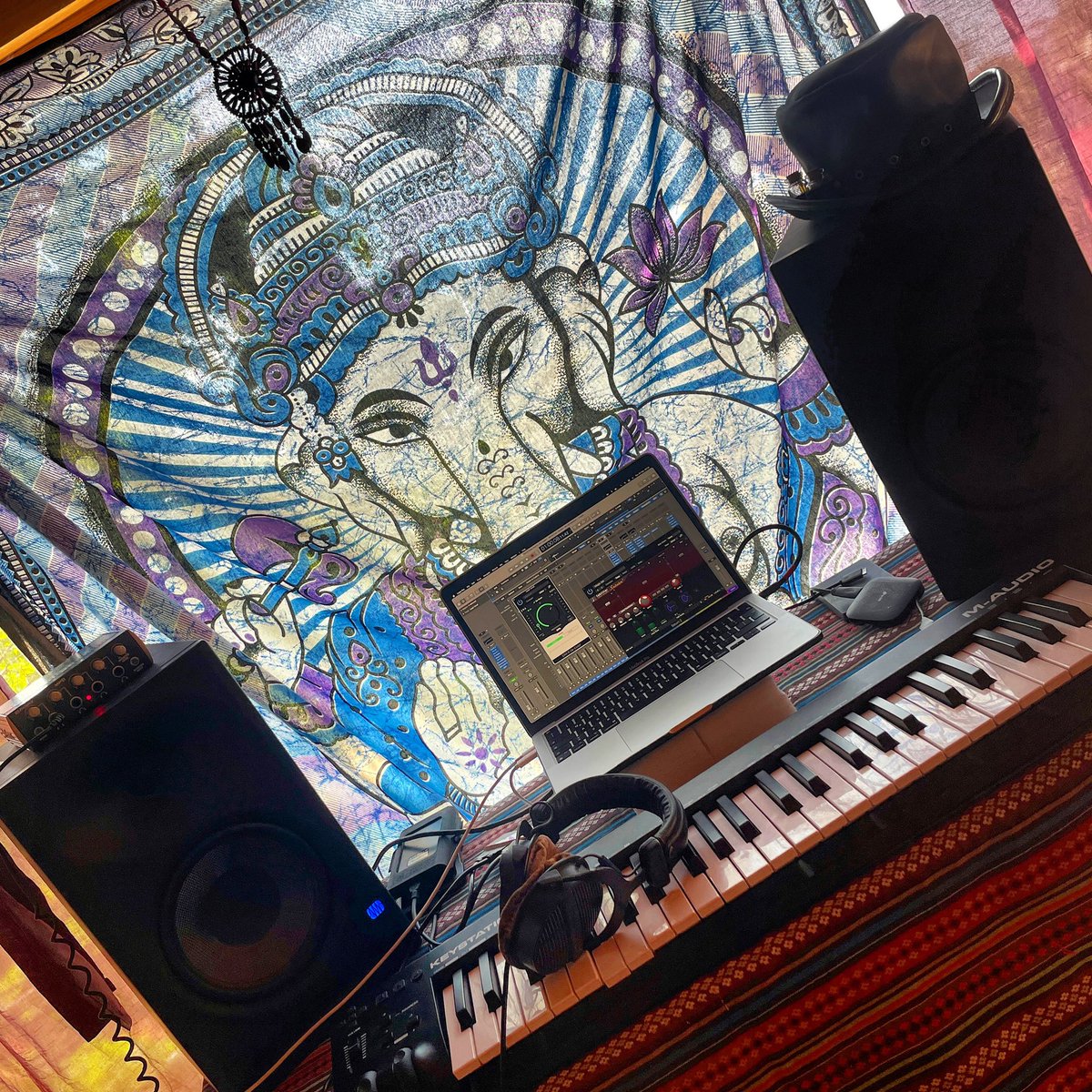 MixdownStudio's tweet photo. We are always in movement! This out studio at Eagles Nest Atitlan in Guatemala! 🔥 https://t.co/yaxeo148eZ