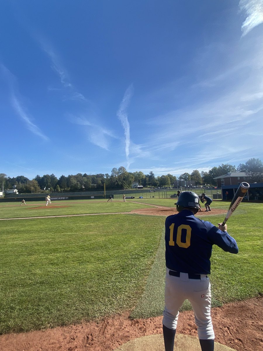 Thiel_BASE's tweet photo. The Alumni take home the W on homecoming weekend against the Freshman 8-5! Great to have you all back on campus! #tcb https://t.co/YSXCXDY1b1