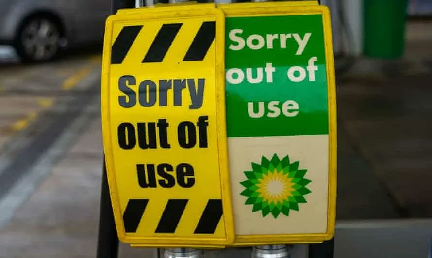 Richard62463323's tweet photo. Brevit means Brexit
Unless the pumps run dry
For all the drivers all went home
And the sign on the bus didn’t say why
#BrexitChaos #lorrydrivershortage #WritingCommunity #PanicAtThePumps #Brexit #BorisJohnsonMustGo #fuelshortage #BrexitReality https://t.co/VPJuP8EOGo